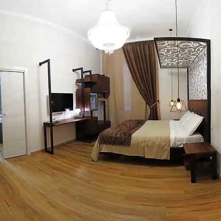 Duomo Luxury Couette-café 4*