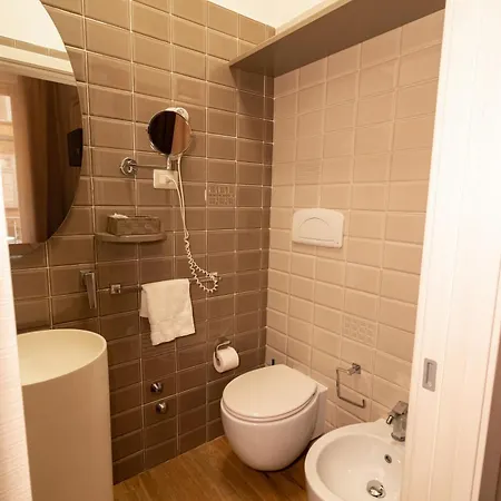 Duomo Luxury 4* ナポリ