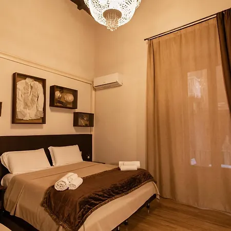 Duomo Luxury 4* ナポリ