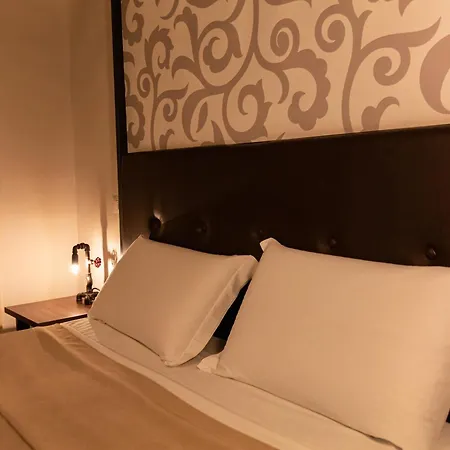 ベッド・アンド・ブレックファスト Duomo Luxury 4*