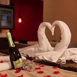 فندق مبيت وإفطار Duomo Luxury