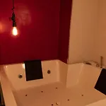 فندق مبيت وإفطار Duomo Luxury 4*